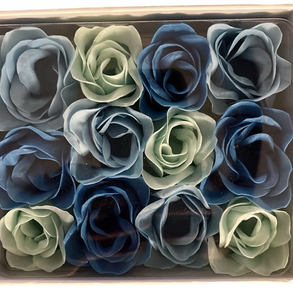 NIB Bath Blooms Soap Flowers